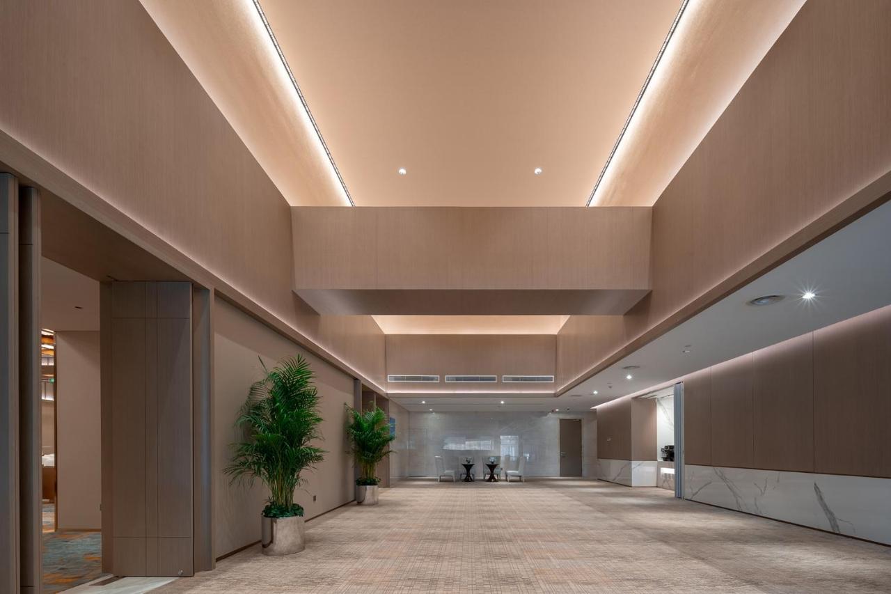 Holiday Inn Beijing Focus Square By Ihg Экстерьер фото
