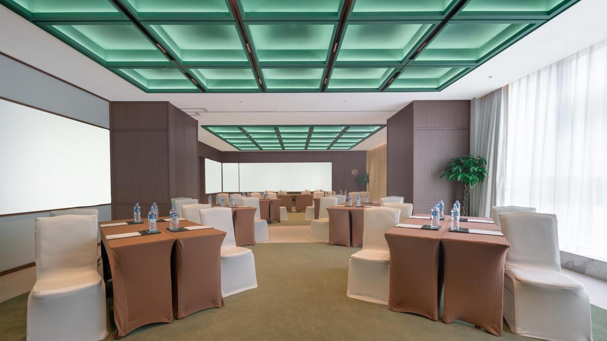 Holiday Inn Beijing Focus Square By Ihg Экстерьер фото