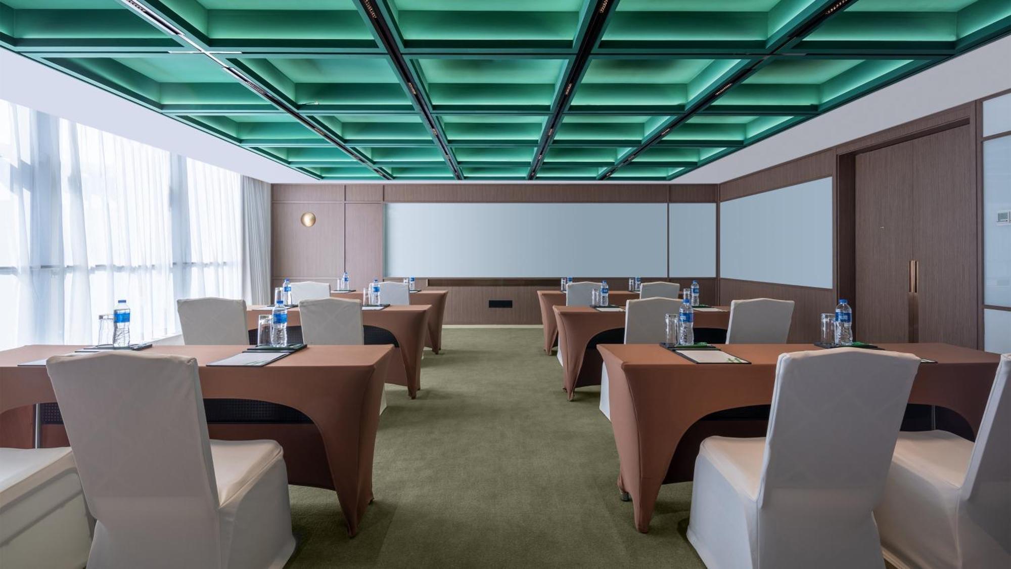 Holiday Inn Beijing Focus Square By Ihg Экстерьер фото