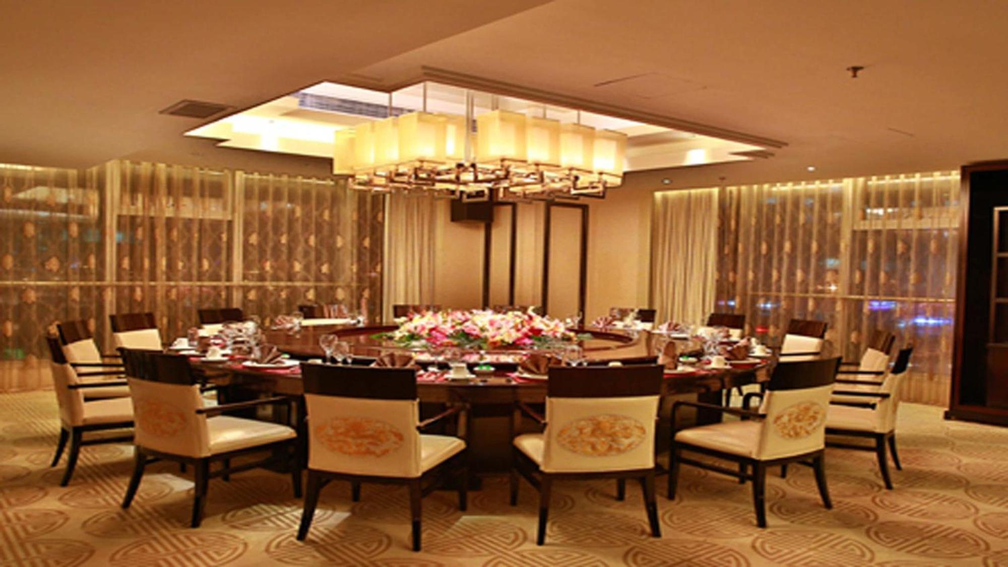 Holiday Inn Beijing Focus Square By Ihg Экстерьер фото